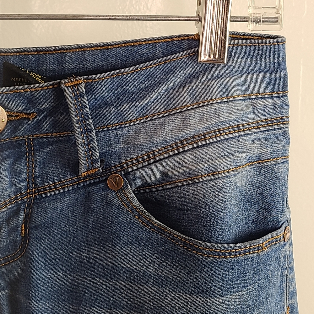 V.I.P. Jeans Women's Medium Wash Skinny Jean | 3/4 - Picture 5 of 9